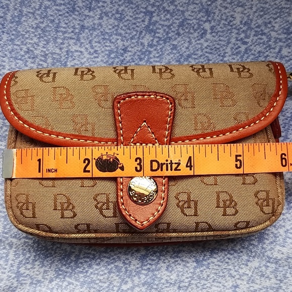 NWT Dooney and Bourke Wristlet - Picture 6 of 8